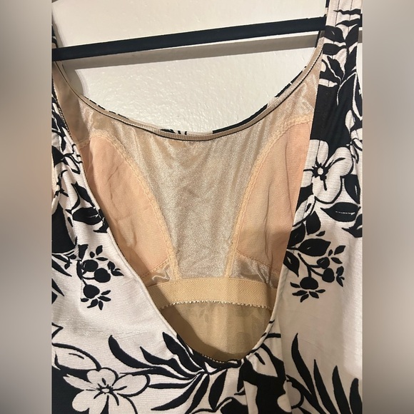 Vintage Tropical
Flowers Maxine of Hollywood Island Luxe 90's does 1950's. NWT - Picture 5 of 8